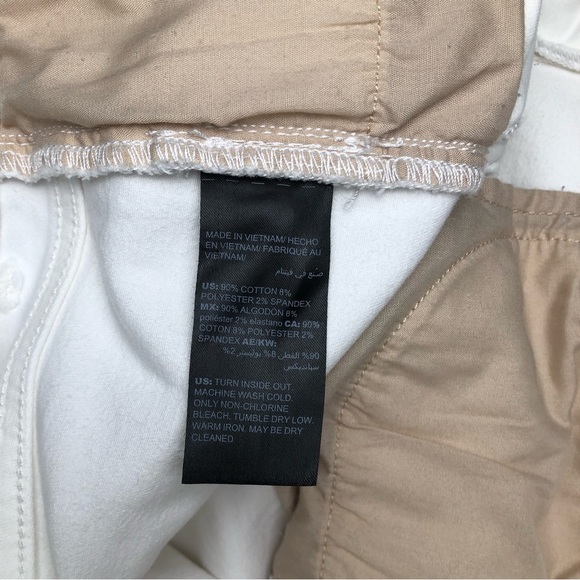 White House Black Market (WHBM) High Rise white wide leg crop denim with a belt - Picture 11 of 11